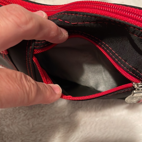 ⭐️Host Pick⭐️ Esprit vintage black & red nylon purse - Picture 5 of 15